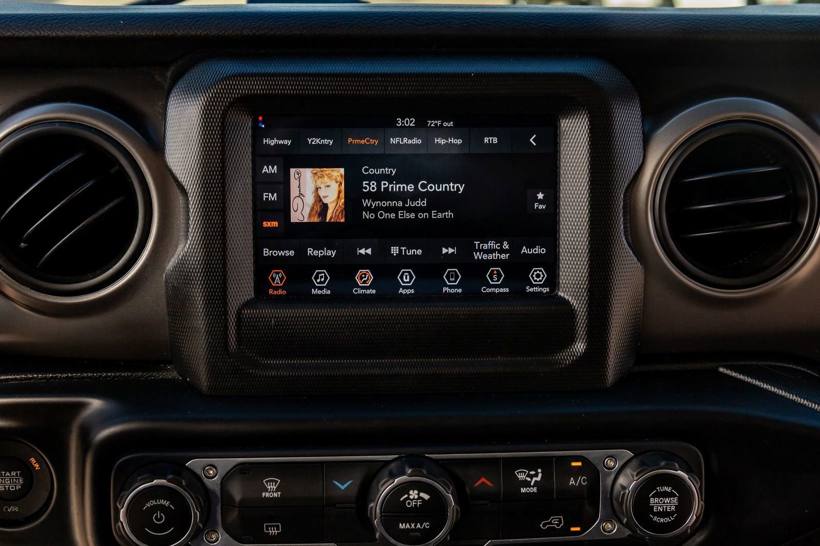 Used 2022 Jeep Gladiator Sport image 24