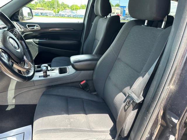 Used 2014 Jeep Grand Cherokee Laredo w/ 18" Wheel & 8.4" Radio Group RWD image 9