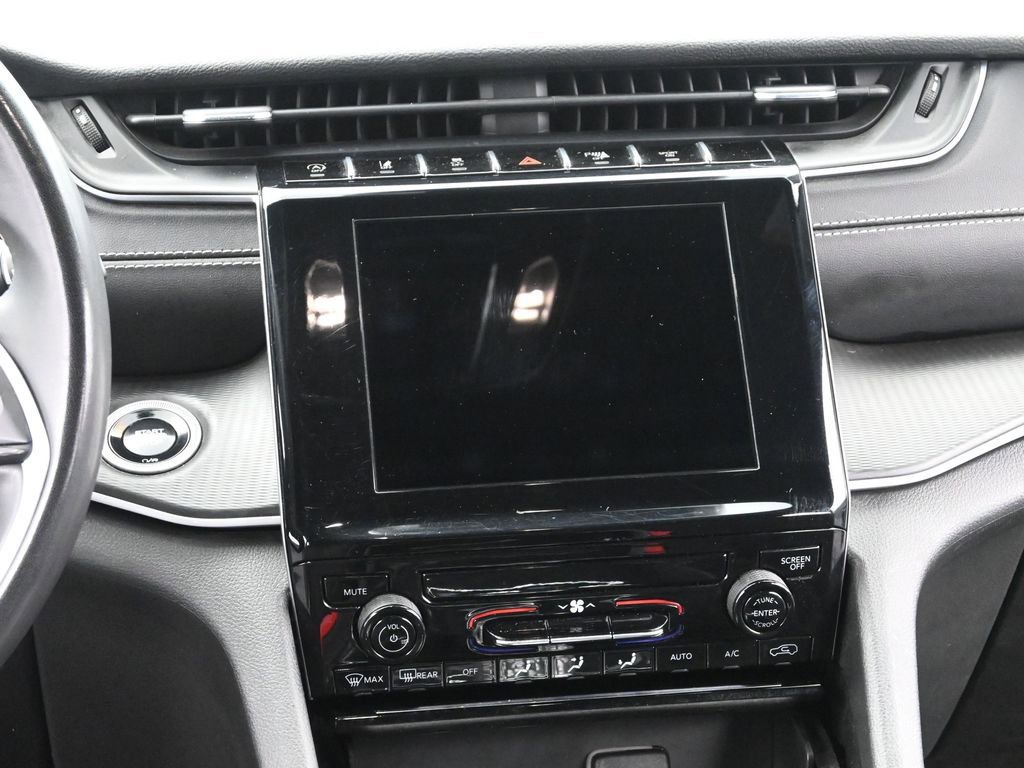 Used 2024 Jeep Grand Cherokee Laredo image 26