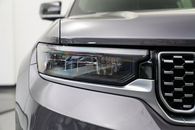 Used 2023 Jeep Grand Cherokee Summit image 13