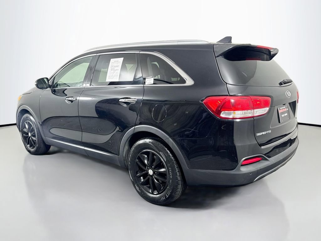 Used 2016 Kia Sorento LX w/ LX Convenience Package image 7