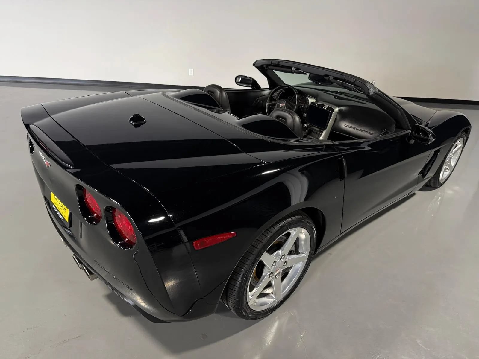 Used 2005 Chevrolet Corvette Convertible w/ Preferred Equipment Group RWD image 33
