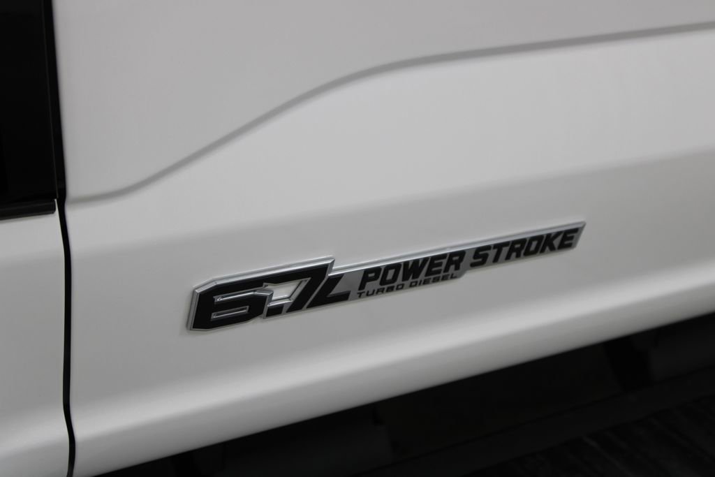 New 2026 Ford F250 Lariat w/ Black Appearance Package image 17