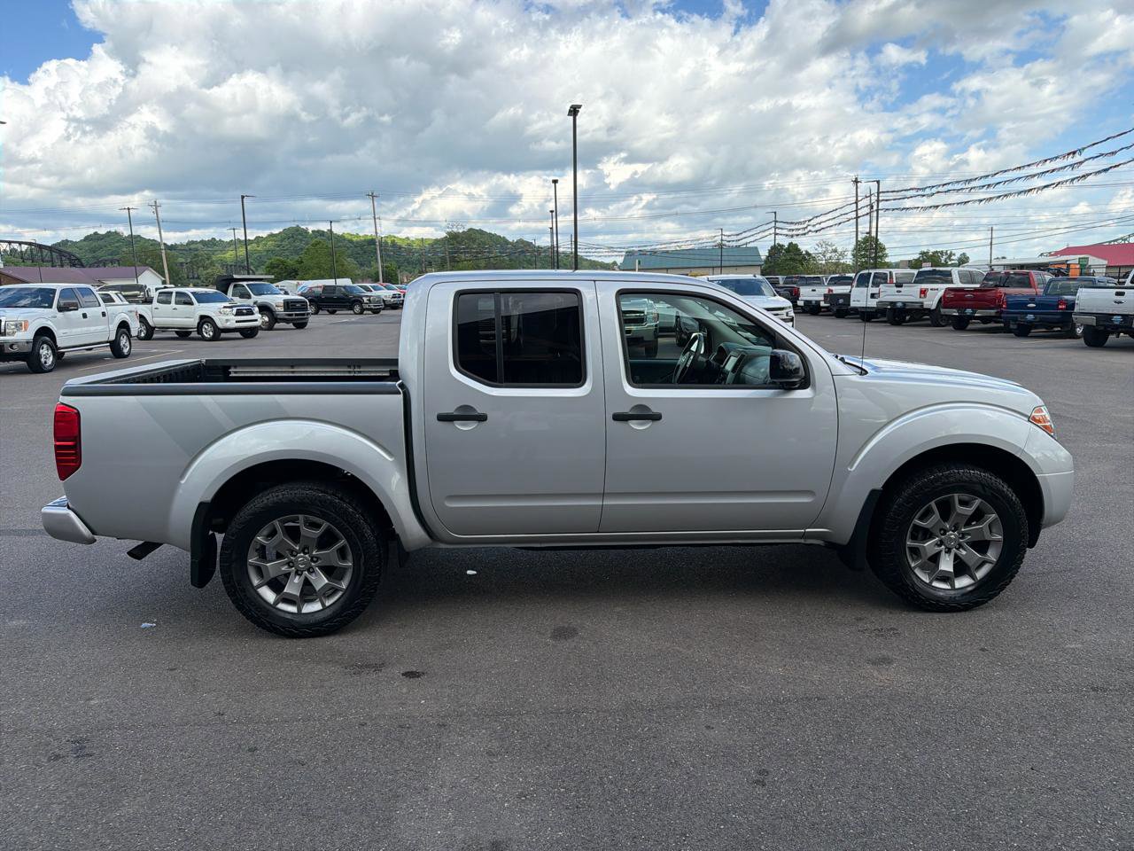 Used 2020 Nissan Frontier SV AWD/4WD image 18
