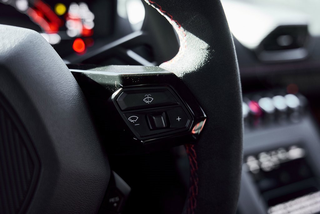 Used 2023 Lamborghini Huracan STO image 59