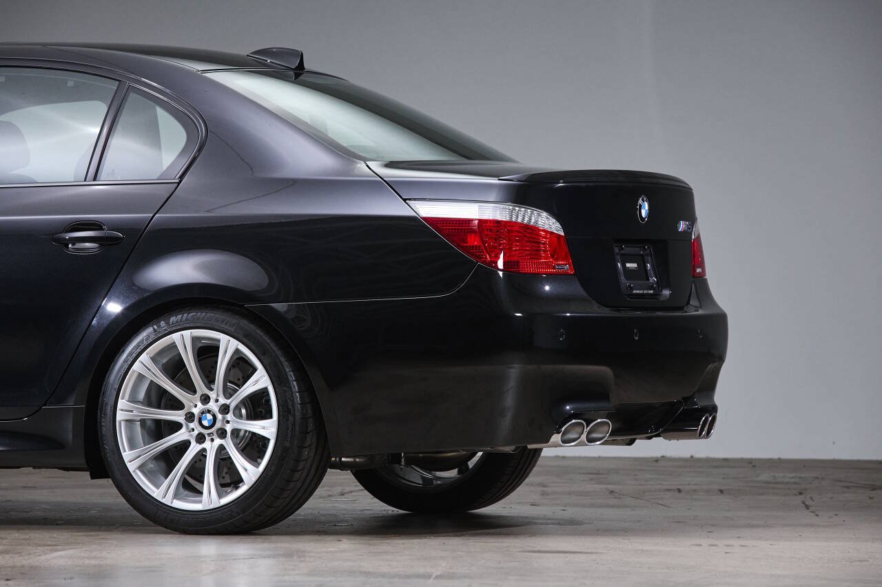 Used 2006 BMW M5 RWD image 23