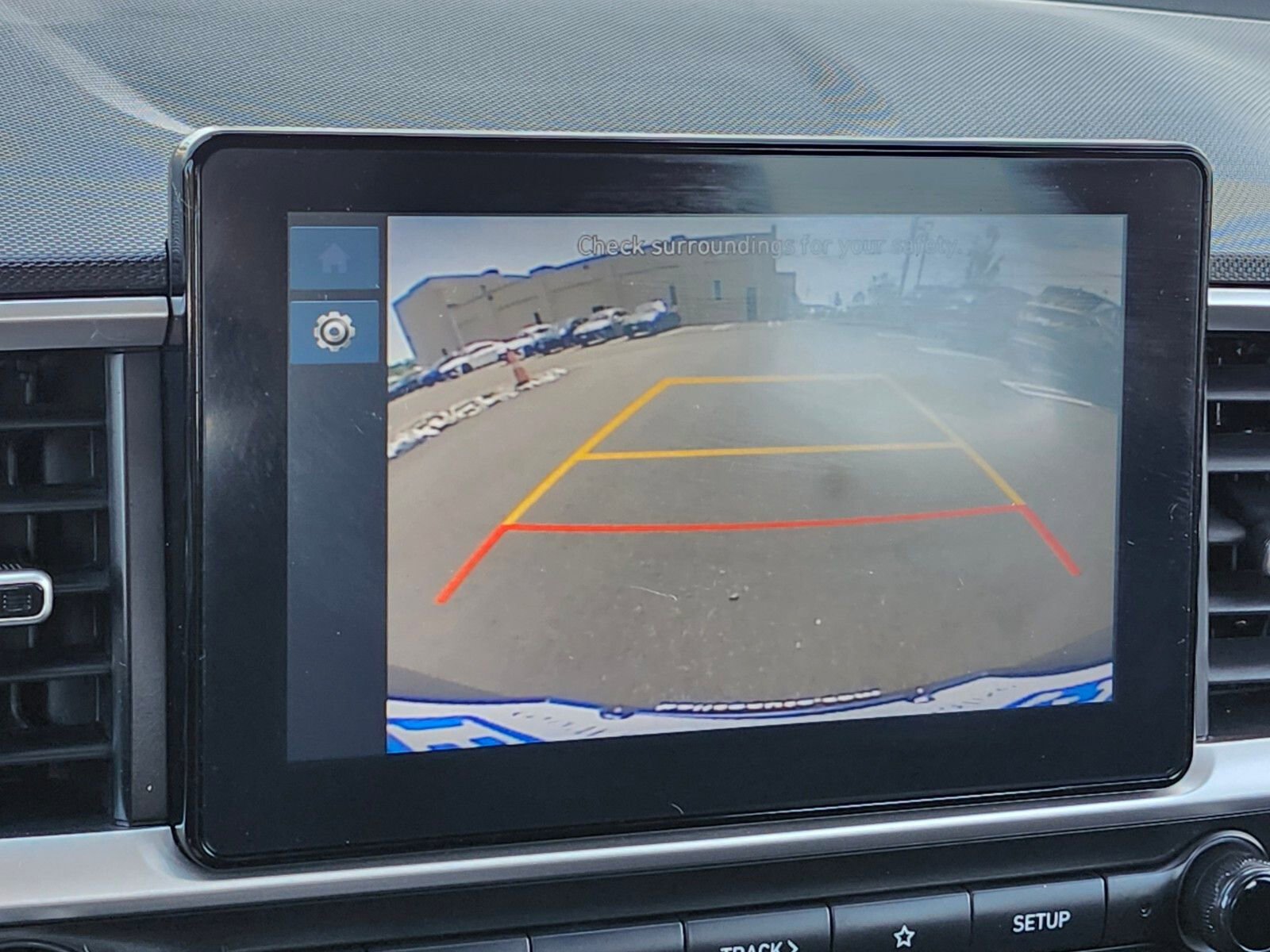 Used 2023 Hyundai Venue SE FWD image 21