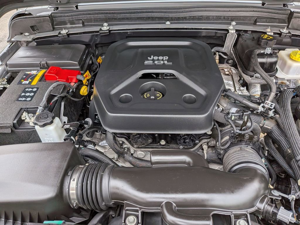 Used 2021 Jeep Wrangler Unlimited Sahara w/ Cold Weather Group AWD/4WD image 29