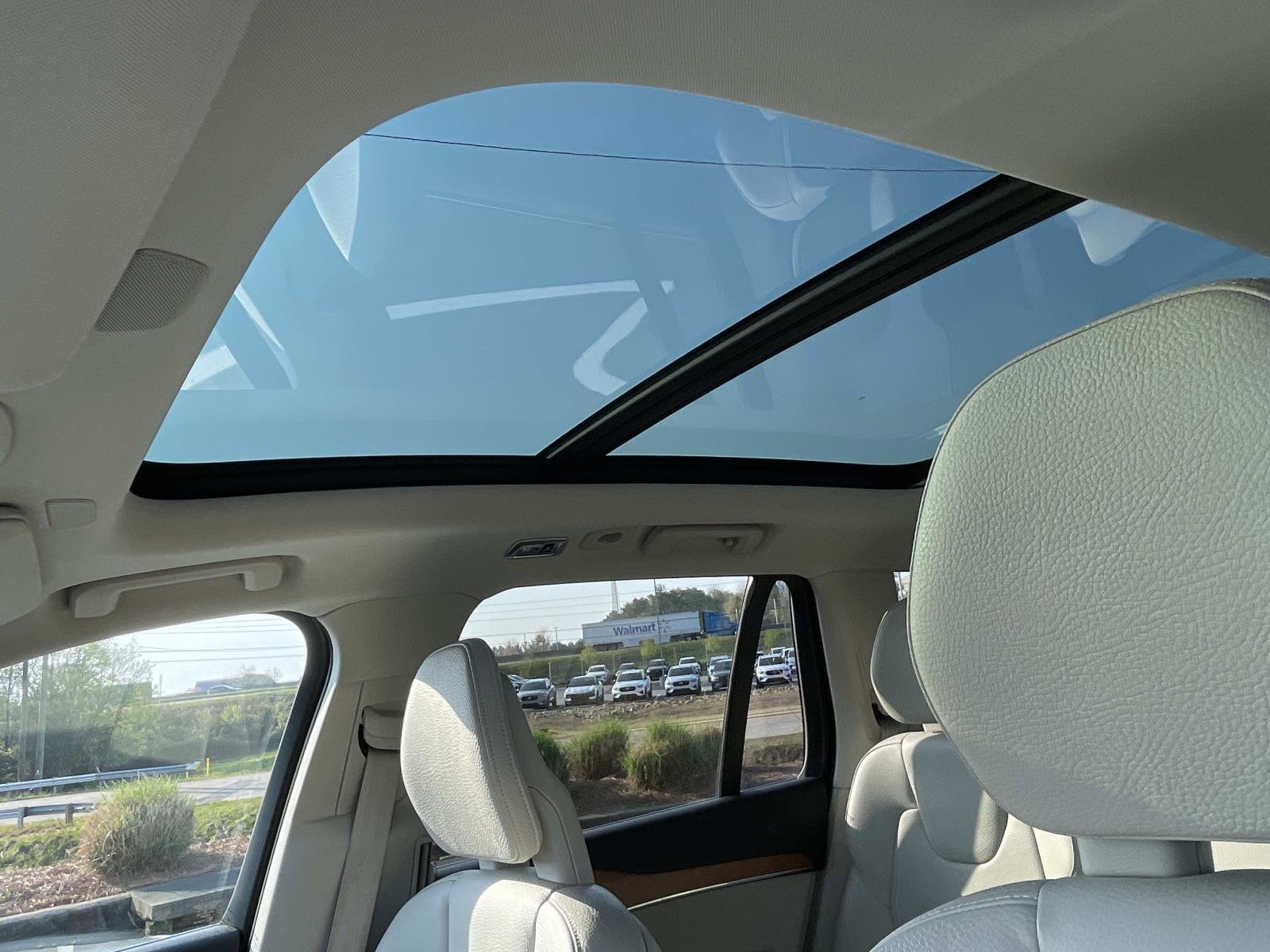 Used 2022 Volvo XC90 T5 Momentum w/ Protection Package Premier image 22