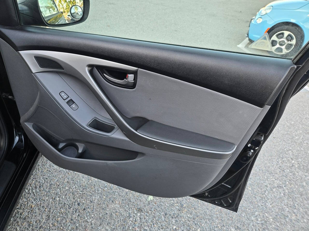 Used 2012 Hyundai Elantra Limited w/ Technology Pkg 5 FWD image 32