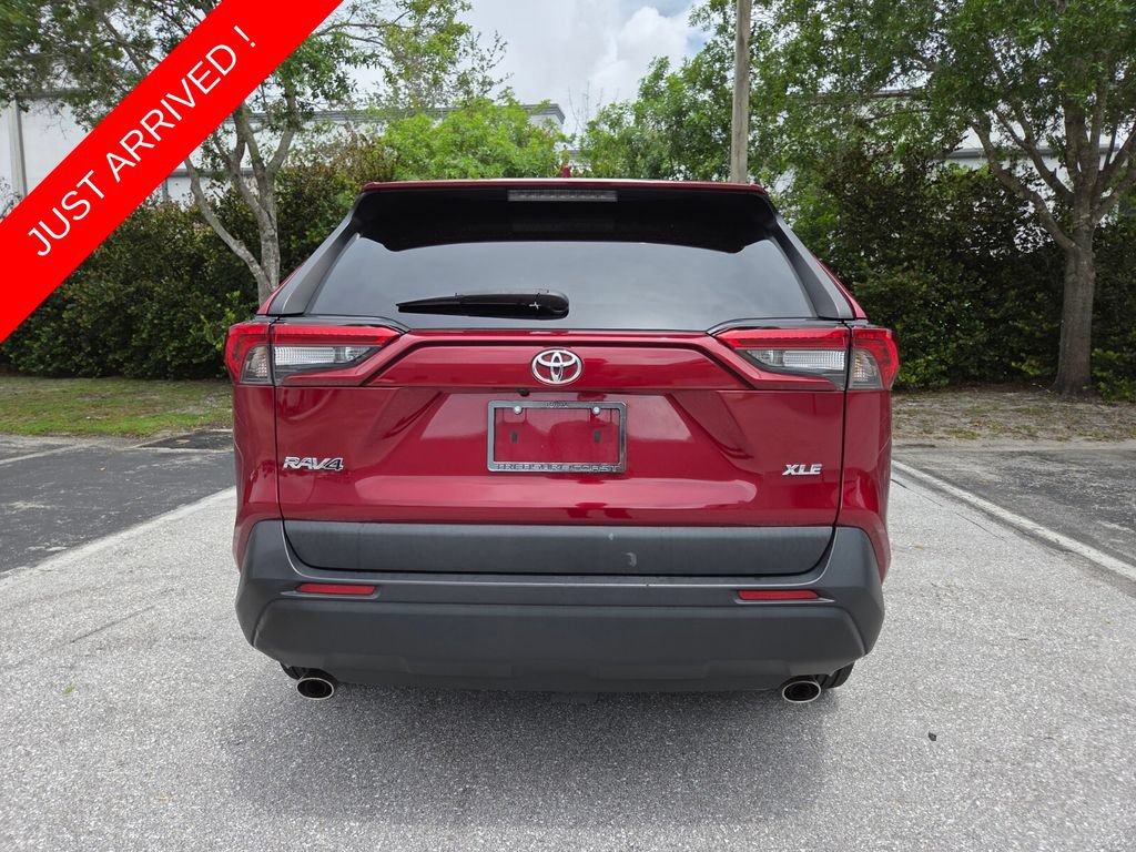 Used 2022 Toyota RAV4 XLE FWD image 10