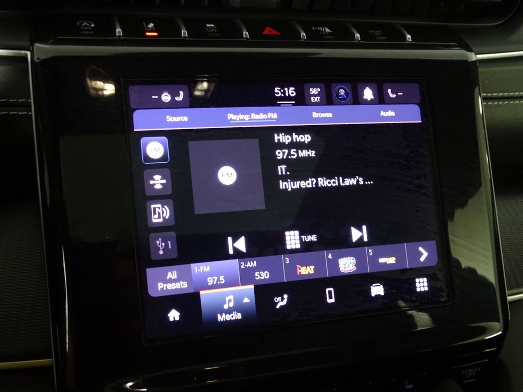 Used 2023 Jeep Grand Cherokee Altitude image 33