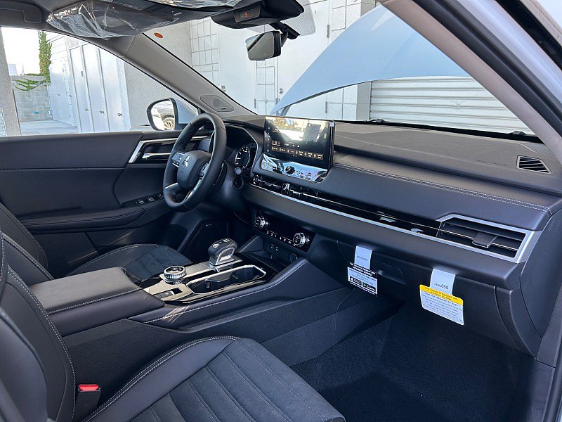 New 2026 Mitsubishi Outlander SE FWD image 28