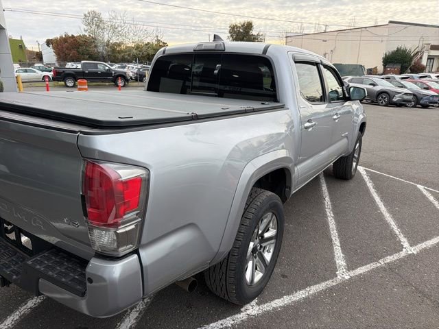Used 2018 Toyota Tacoma Limited image 9