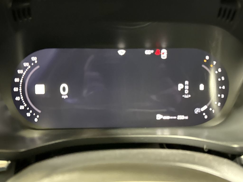 Used 2023 Volvo XC60 B5 Plus FWD image 12