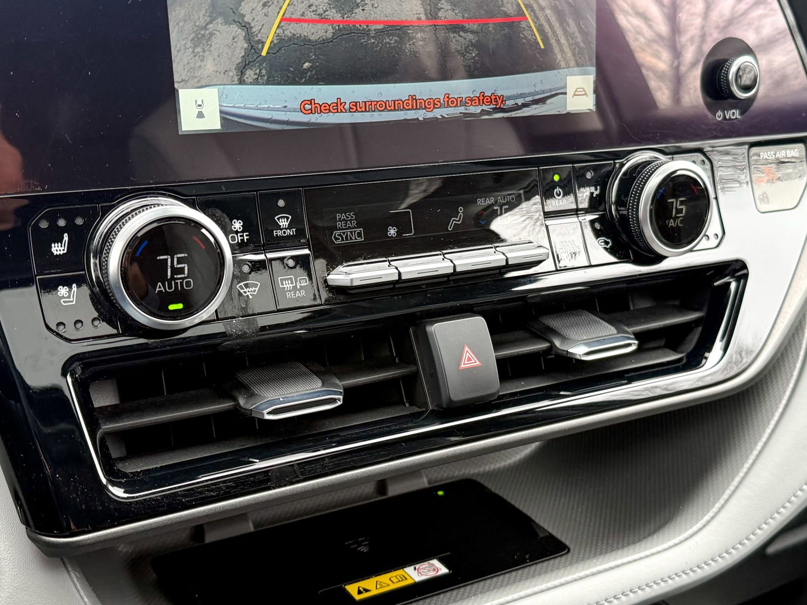 Used 2023 Toyota Highlander Limited image 23