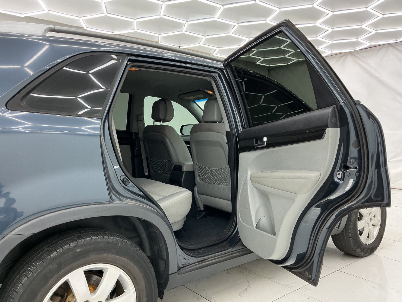 Used 2011 Kia Sorento LX AWD/4WD image 13