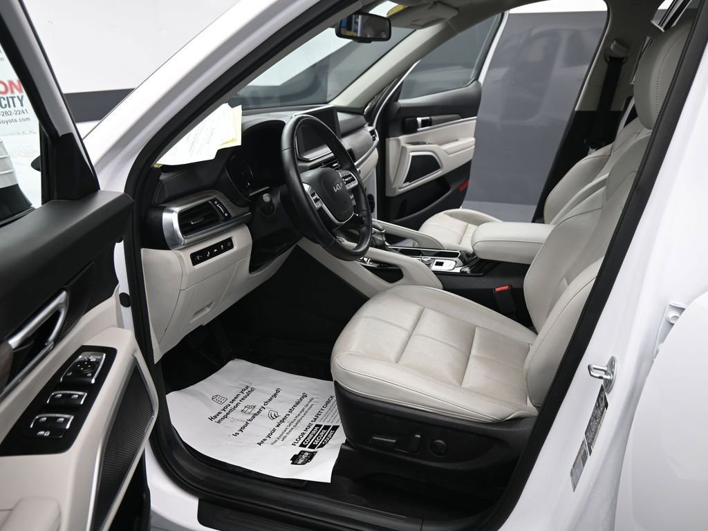 Used 2022 Kia Telluride EX w/ EX Premium Package image 17
