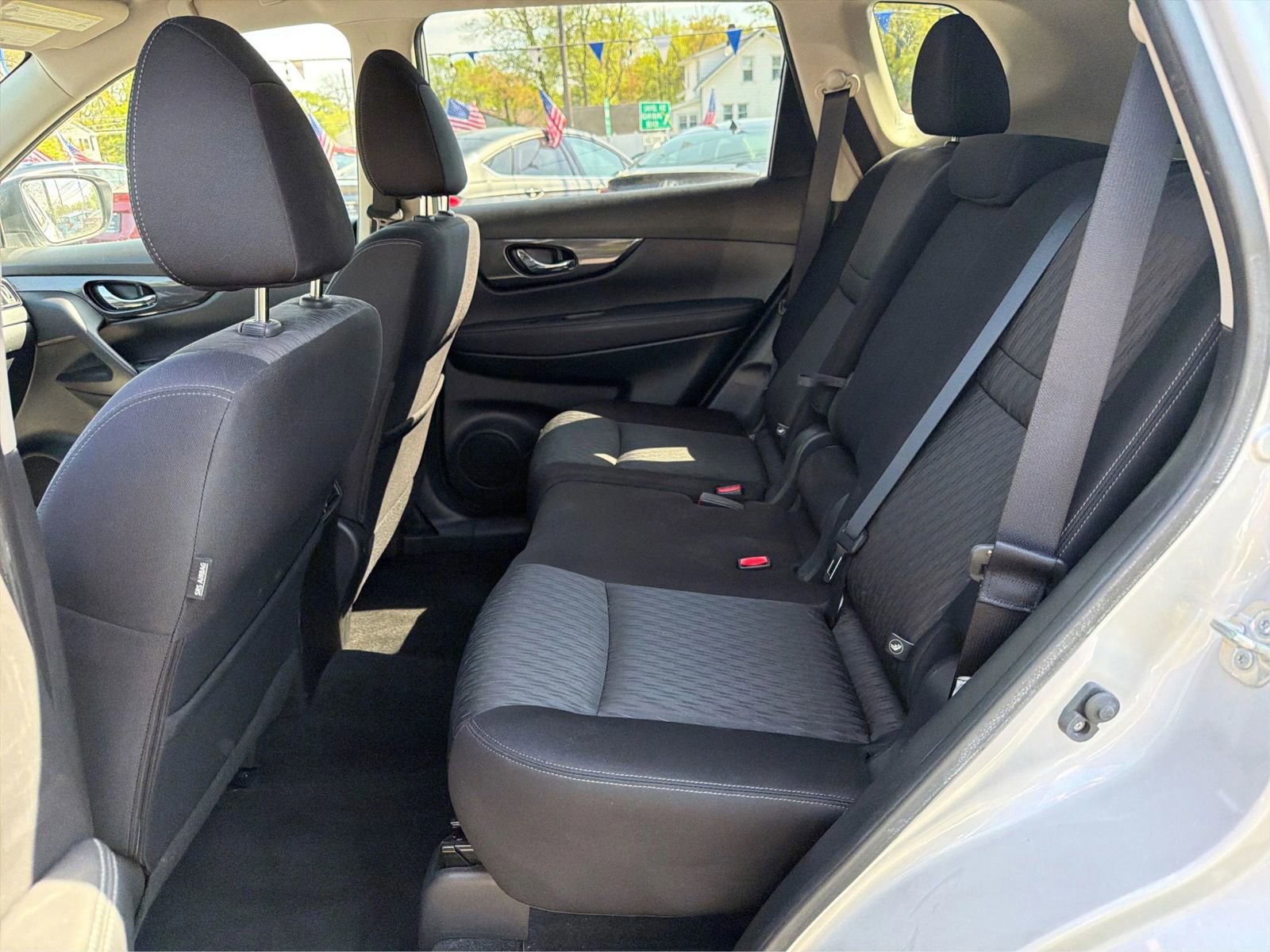 Used 2018 Nissan Rogue SV AWD/4WD image 10