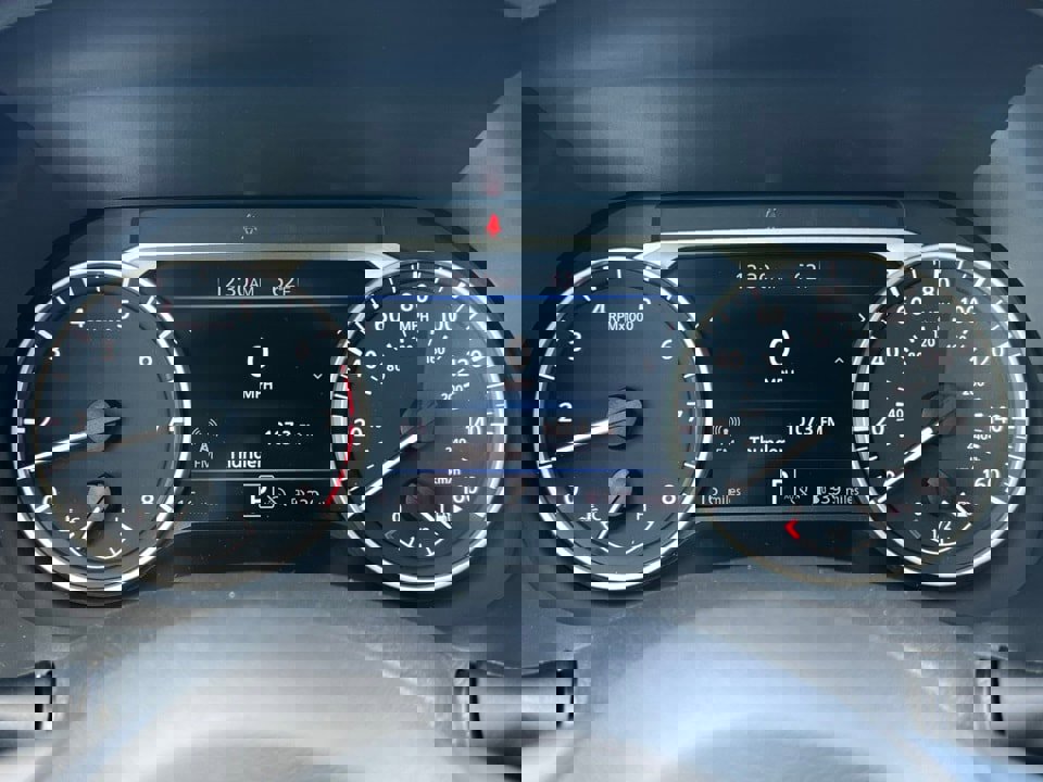 New 2025 Nissan Sentra SR w/ Midnight Edition image 16