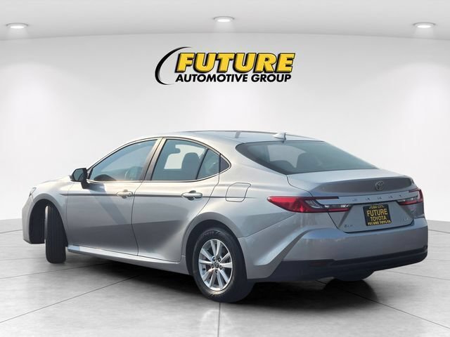 Used 2025 Toyota Camry LE FWD image 7