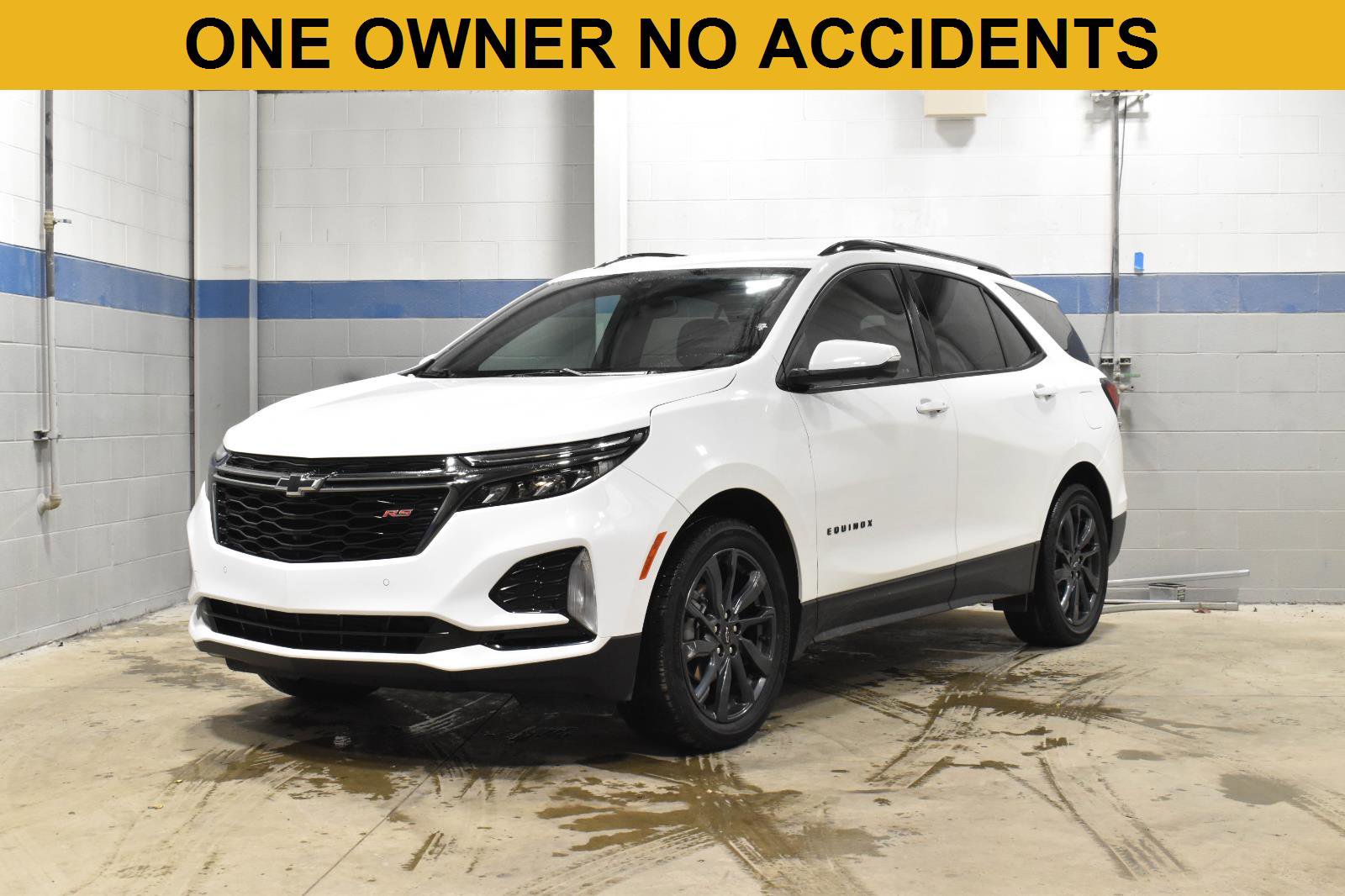 Used 2022 Chevrolet Equinox RS w/ RS Leather Package image 4