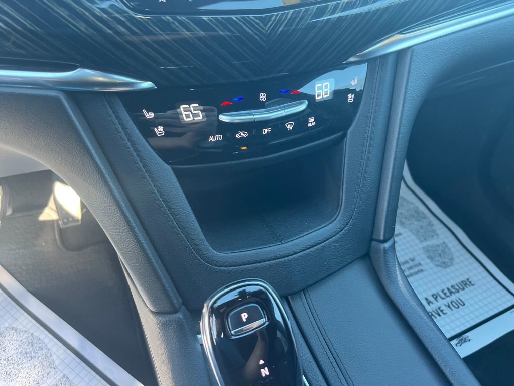 Used 2024 Cadillac XT6 Premium Luxury image 15