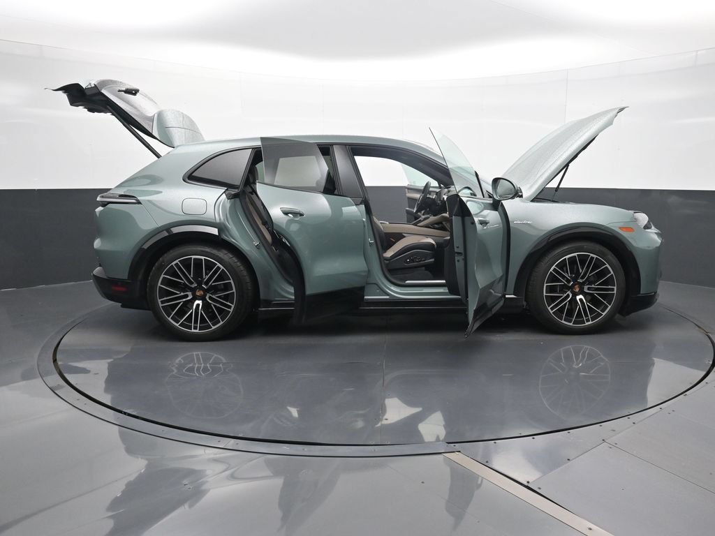 New 2026 Porsche Cayenne Electric AWD/4WD image 33
