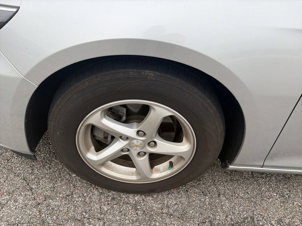 Used 2018 Chevrolet Malibu LS FWD image 15