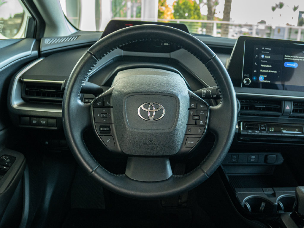 Used 2025 Toyota Prius LE AWD/4WD image 13