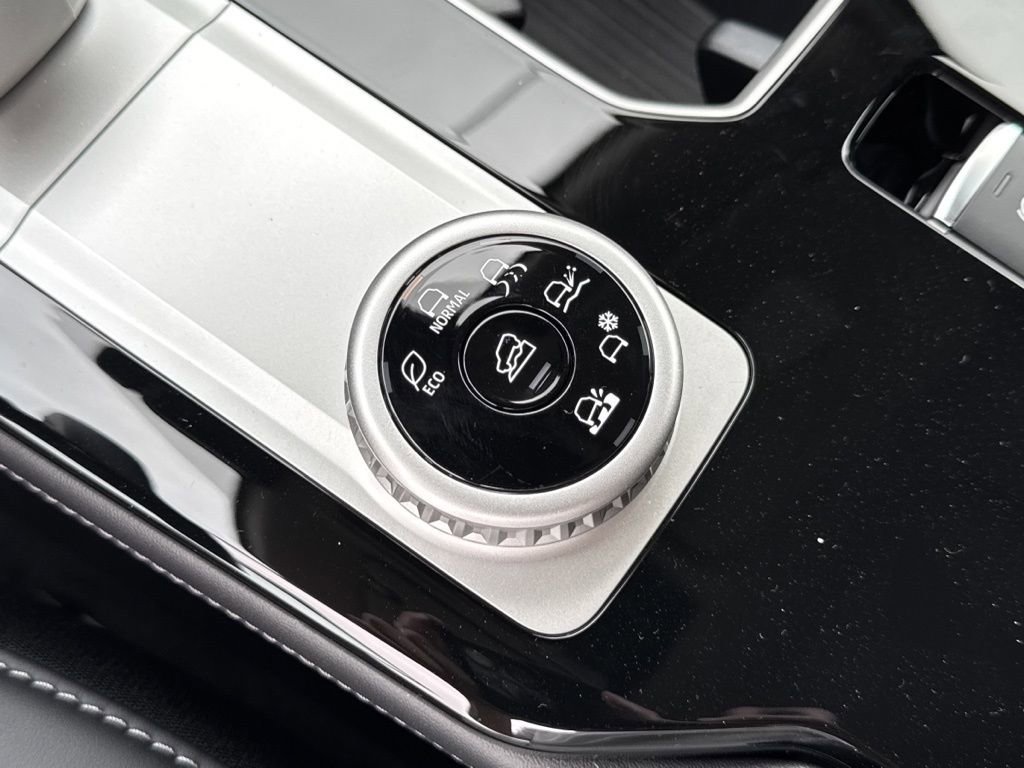 New 2026 Mitsubishi Outlander SE AWD/4WD image 17