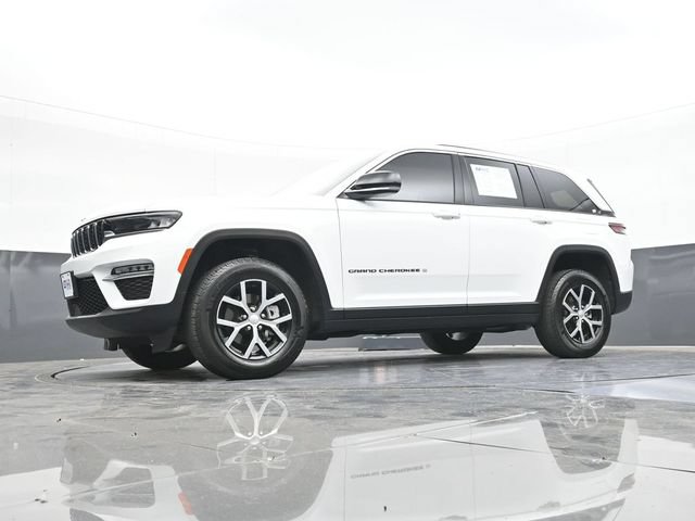 Used 2024 Jeep Grand Cherokee Limited w/ Trailer Tow Package AWD/4WD image 57