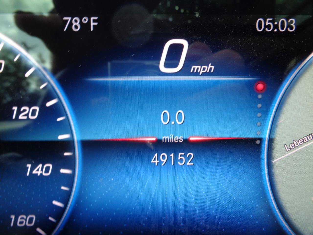 Used 2021 Mercedes-Benz GLE 450 4MATIC w/ AMG Line Exterior image 4