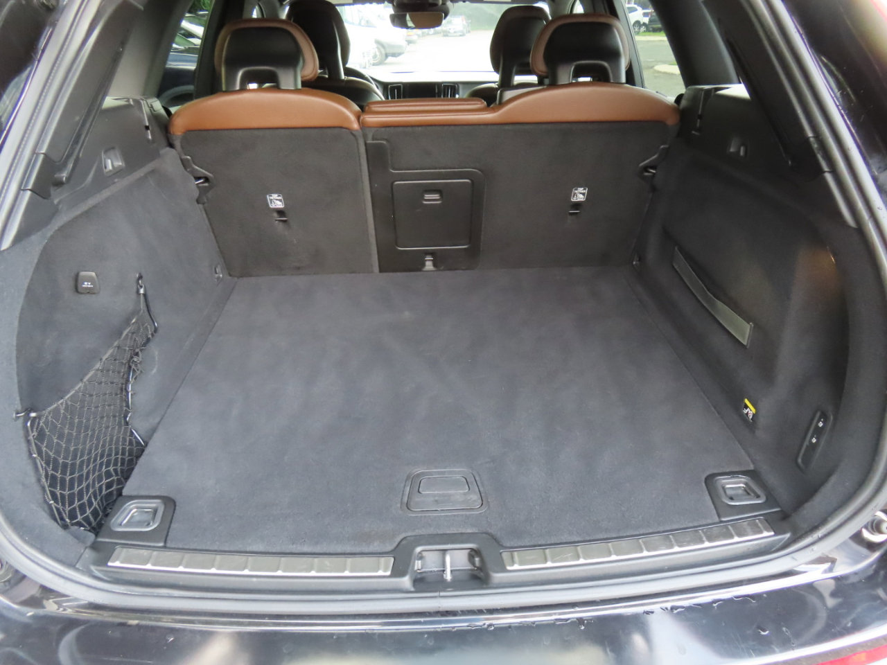 Used 2018 Volvo XC60 T6 Momentum w/ Convenience Package image 13