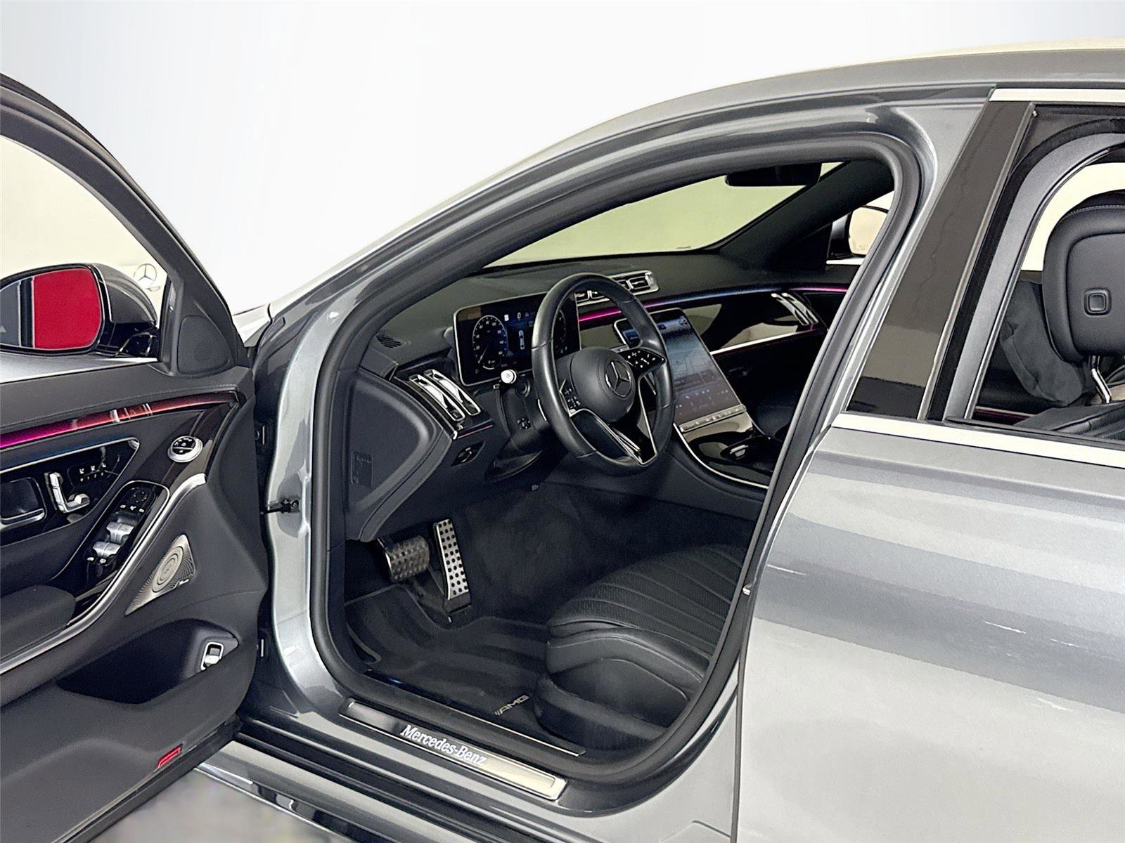 Used 2023 Mercedes-Benz S 500 4MATIC w/ AMG Line image 12