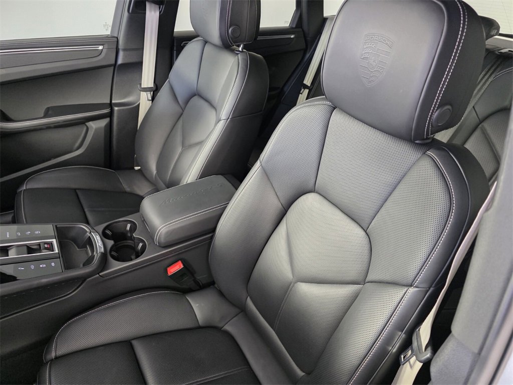 Used 2023 Porsche Macan GTS image 11