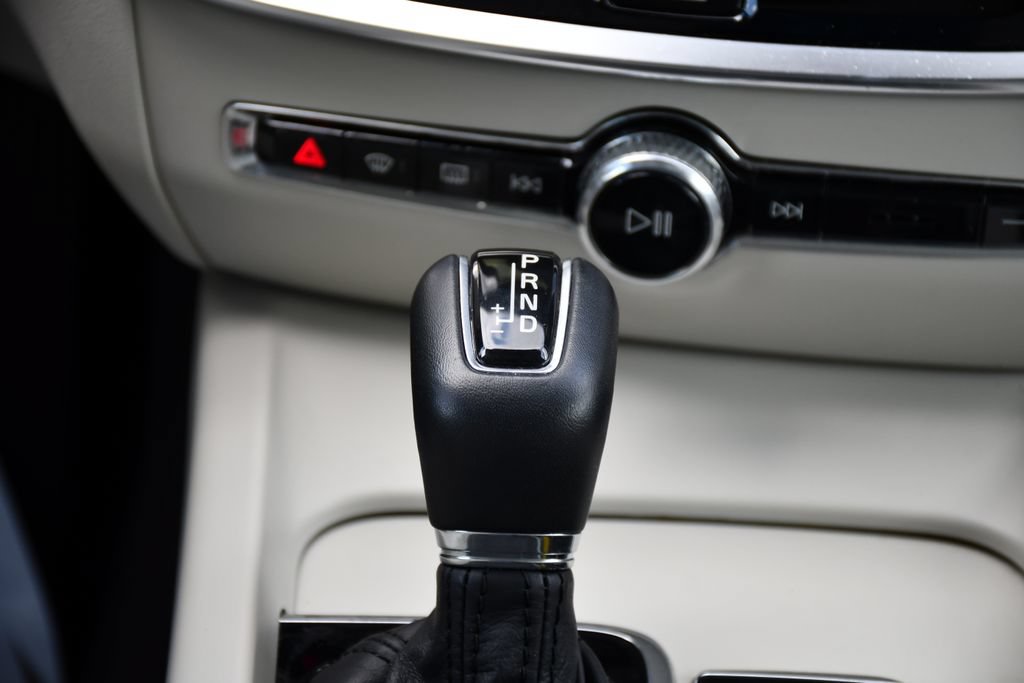 Used 2019 Volvo S60 T5 Momentum w/ Premium Package FWD image 31