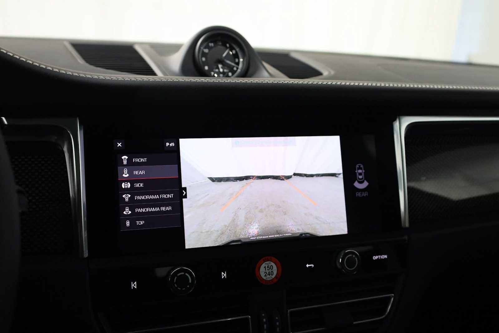 New 2026 Porsche Macan GTS image 34