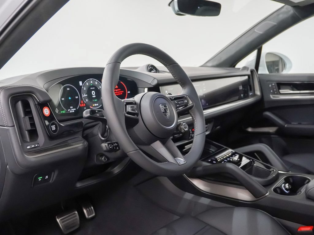 New 2026 Porsche Cayenne Turbo AWD/4WD image 4