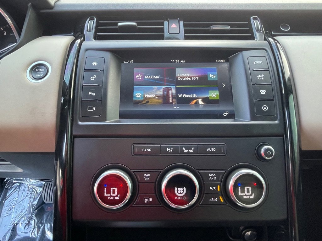 Used 2017 Land Rover Discovery SE image 14