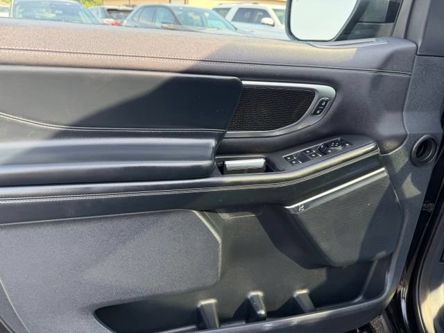 Used 2025 Ford Expedition Platinum w/ Stealth Performance Package AWD/4WD image 24
