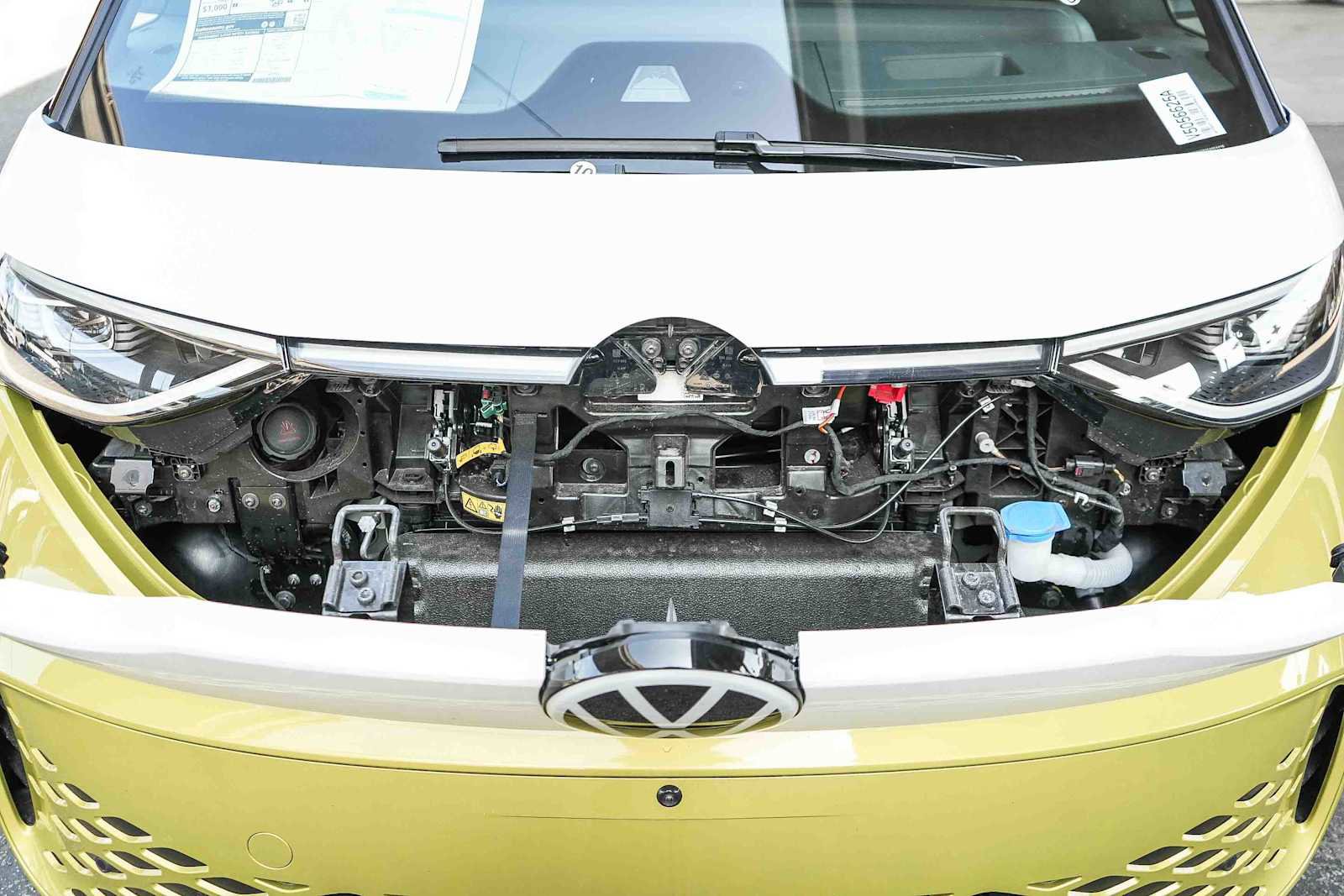 New 2025 Volkswagen ID. Buzz Pro S Plus AWD/4WD image 13