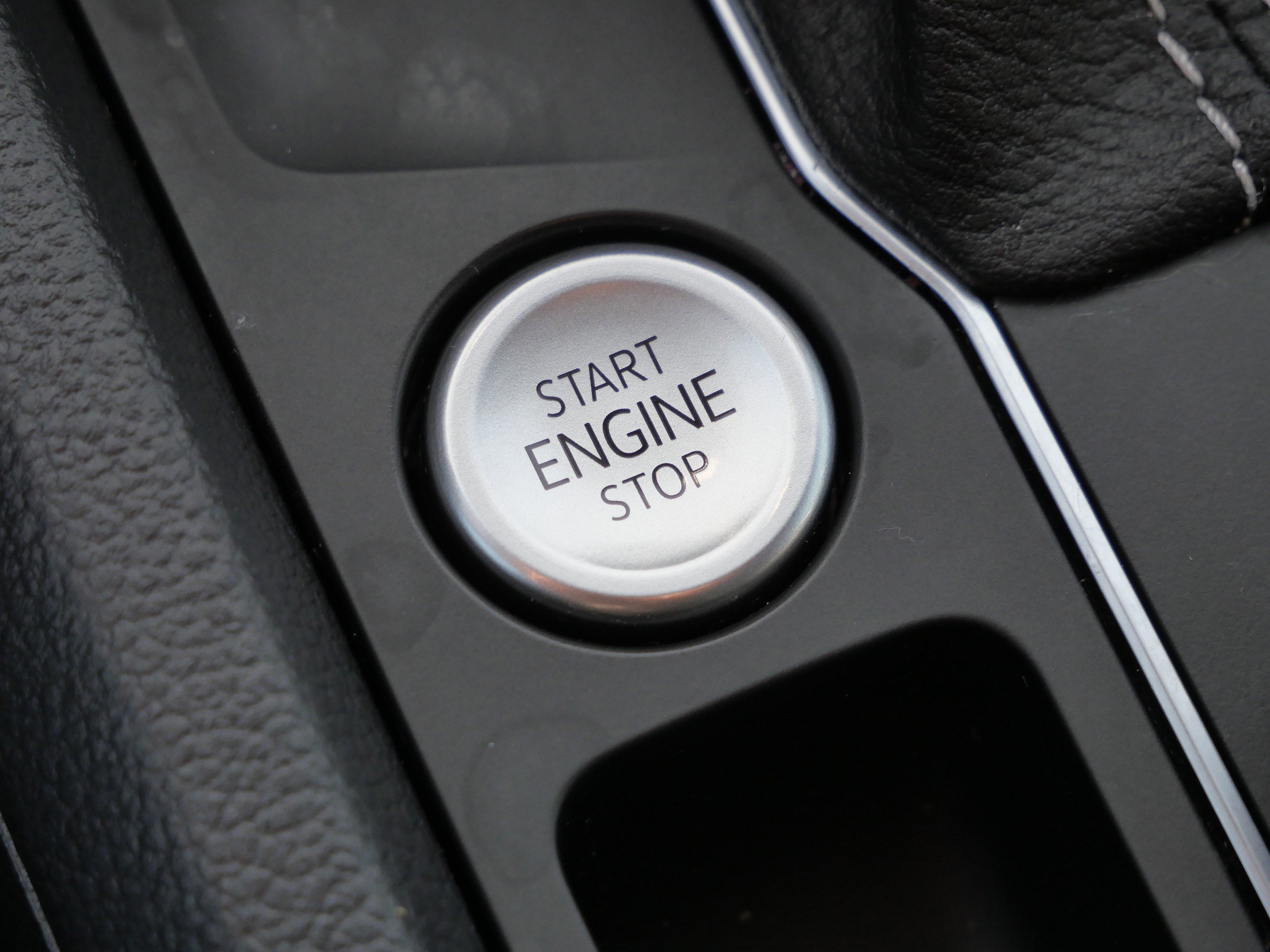 Used 2023 Volkswagen Atlas Cross Sport SEL R-Line image 27