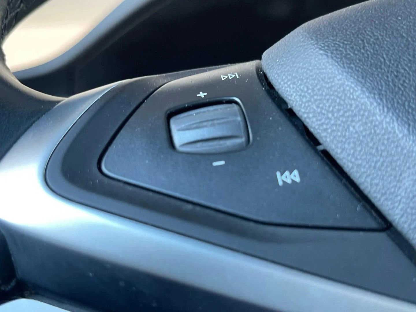 Used 2018 Tesla Model X 75D image 29