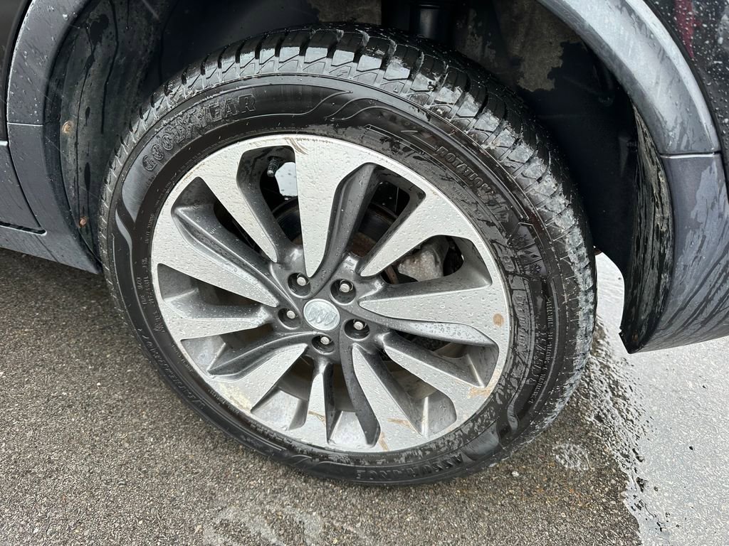 Used 2018 Buick Encore Essence FWD image 19