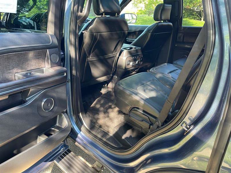 Used 2018 Ford Expedition Limited w/ Equipment Group 302A AWD/4WD image 81