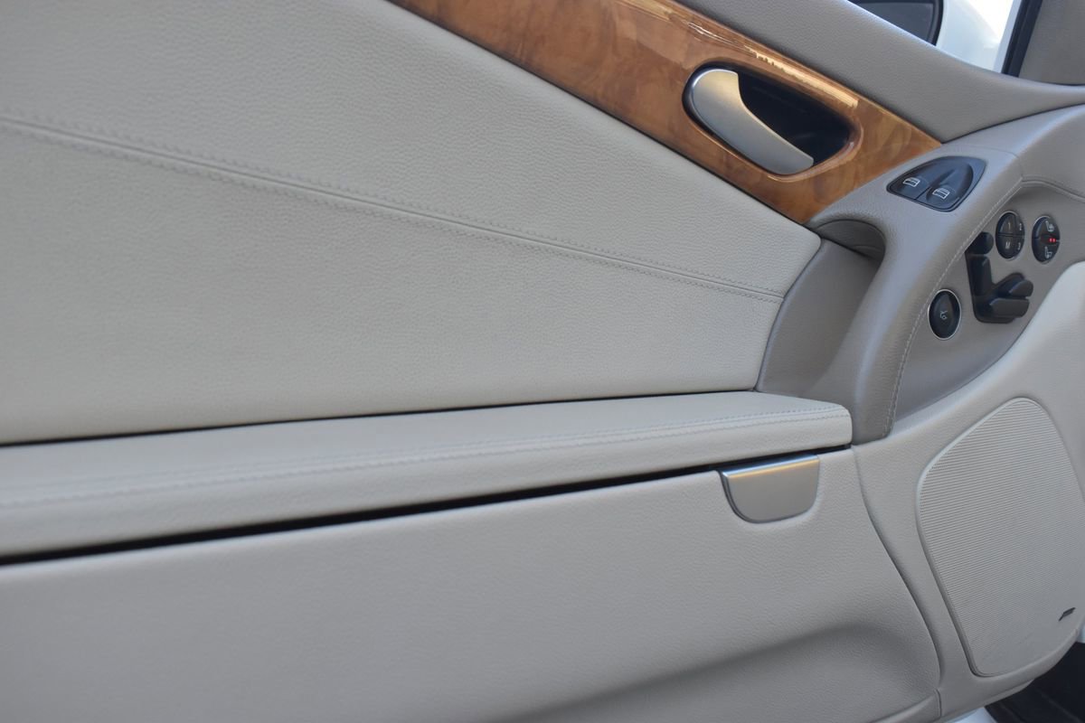 Used 2004 Mercedes-Benz SL 500 w/ Comfort Pkg image 42