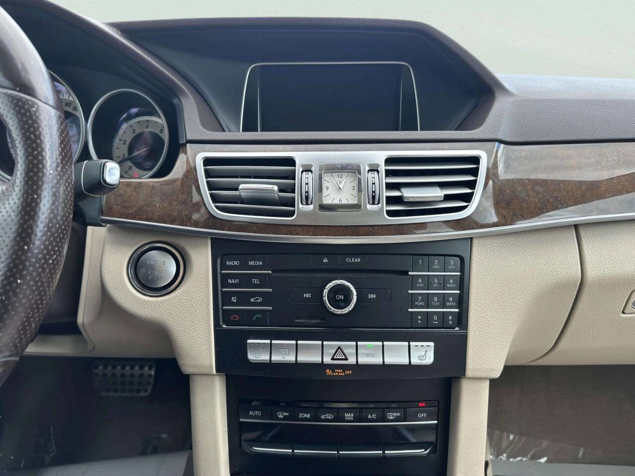Used 2016 Mercedes-Benz E 350 4MATIC Sedan w/ Premium Package image 28