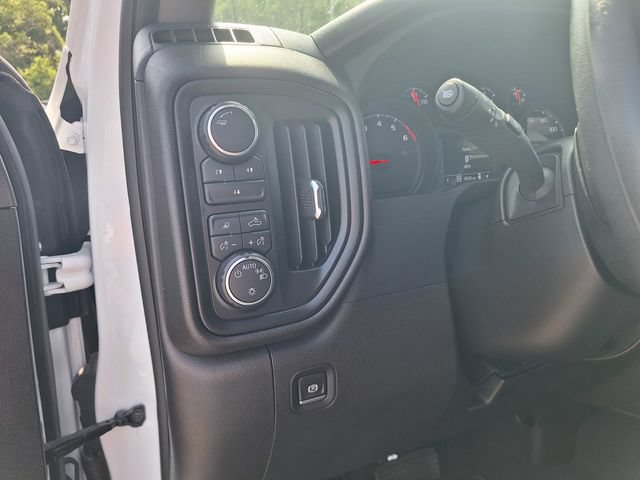 Used 2025 Chevrolet Silverado 2500 Custom w/ Custom Value Package AWD/4WD image 18