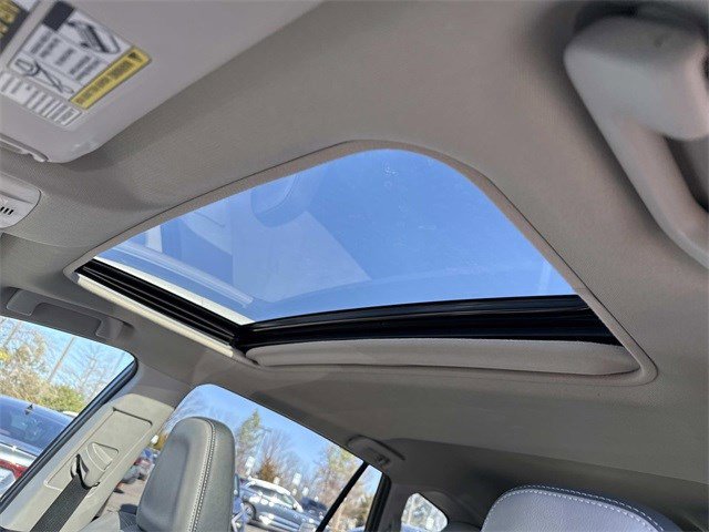 Used 2015 Toyota RAV4 Limited image 16